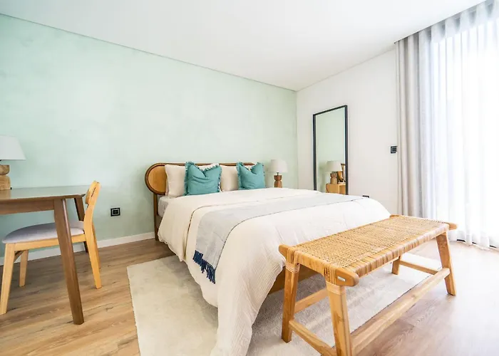 Setubal E Lisbon Dream Getaway Do Sol